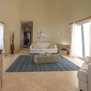 Playa Laguna 65 5 Bedroom Villa
